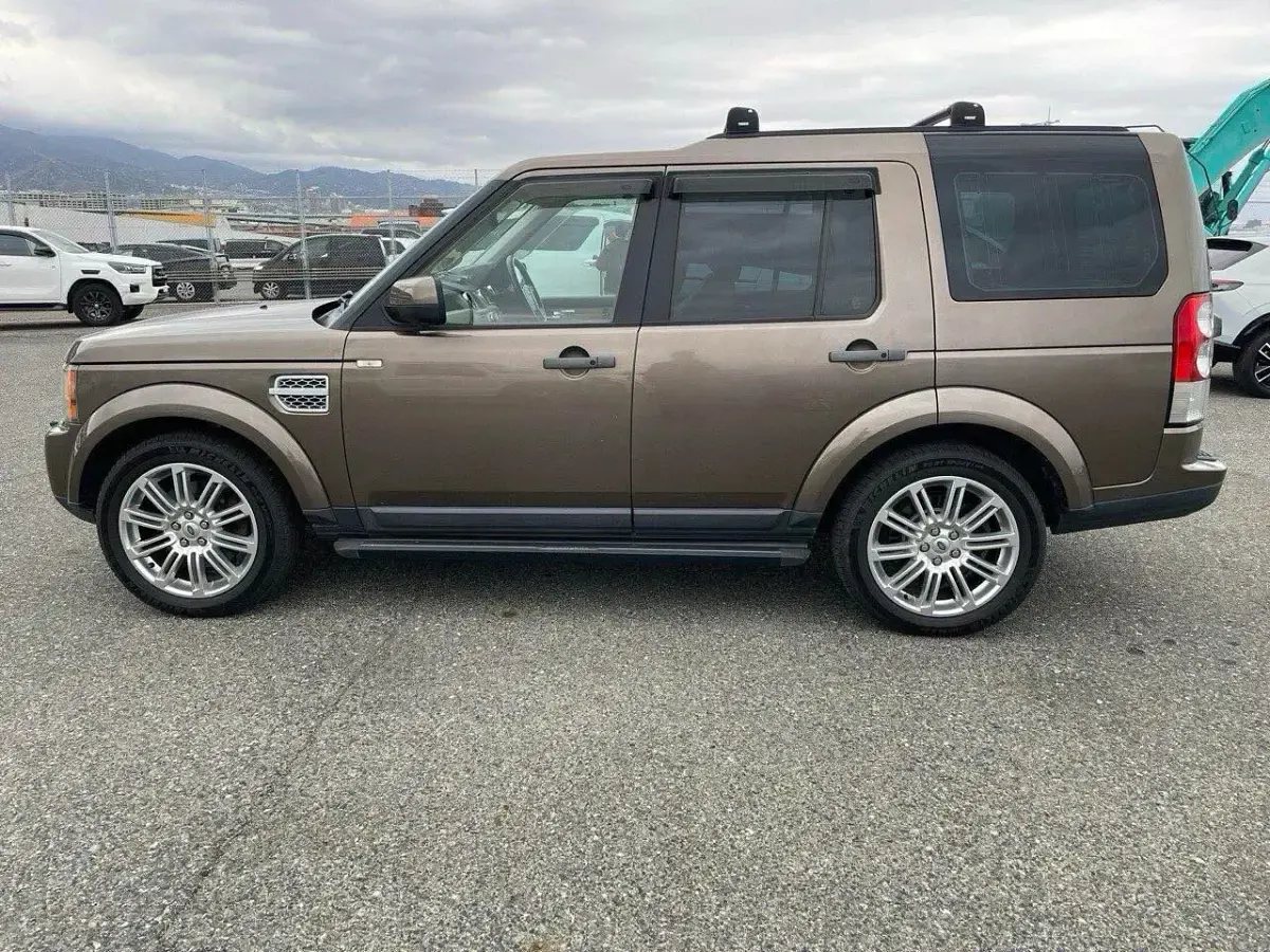 Used Land Rover Discovery 4 SE 2011 Bronze SUV