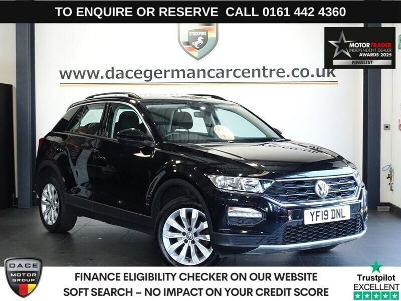 Black Used 2019 VW T-Roc SE SUV | £13,249 (Fair price) - Image 1/3