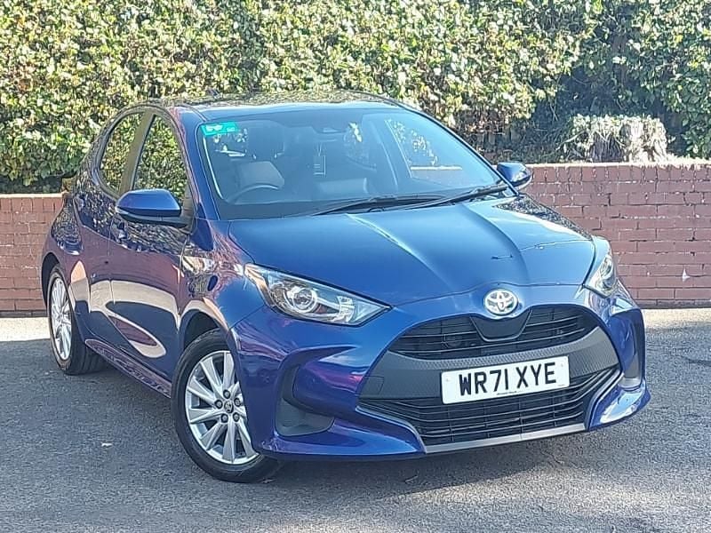 Blue Used 2021 Toyota Yaris Hybrid Hatchback | £14,498 (Fair price) - Image 1/4