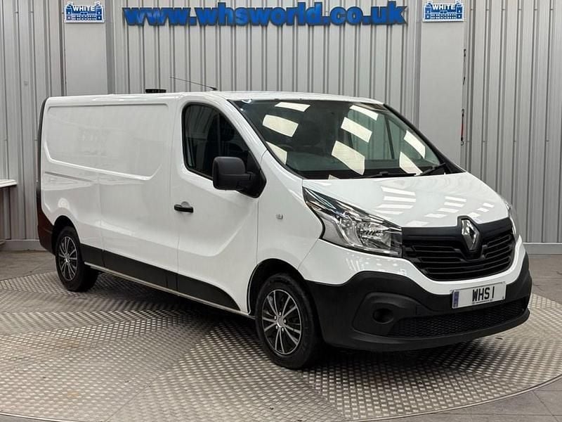 White Used 2015 Renault Trafic Business MPV | £4,495 (Fair price) - Image 1/4
