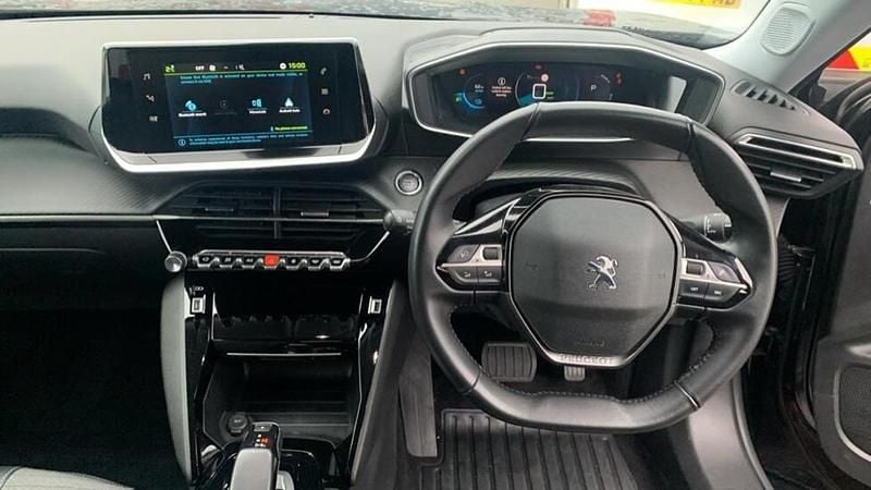 Used Peugeot e-2008 Allure Premium 98 kW (134 HP) 2022 Black SUV