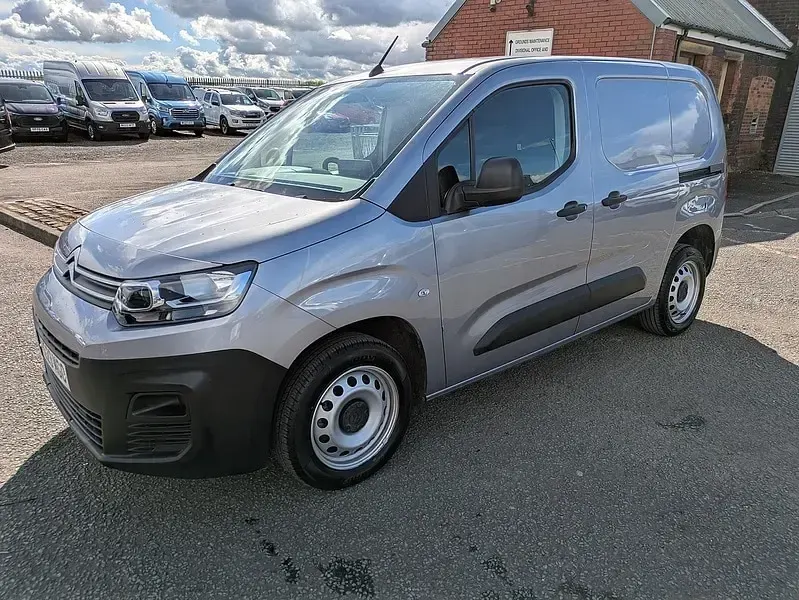 Used Citroën Berlingo 100 HP (73 kW) 2023 Grey MPV