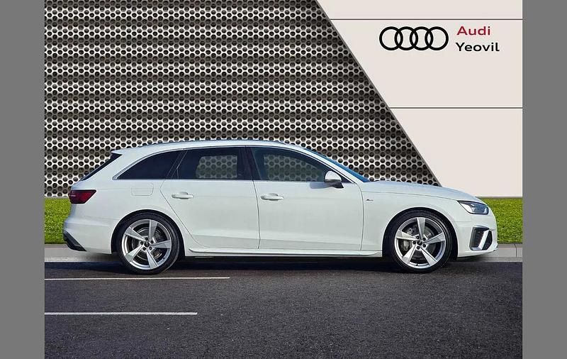 Used Audi A4 S-Line 200 HP (147 kW) 2024 White Estate