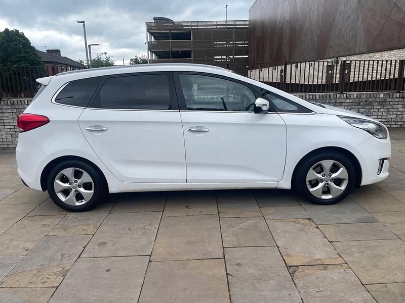 Used Kia Carens 134 HP (98 kW) 2014 White MPV