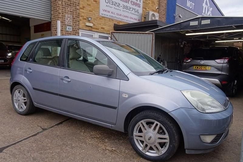 Blue Used 2005 Ford Fiesta Ghia Hatchback | £1,500 (Good price) - Image 1/1