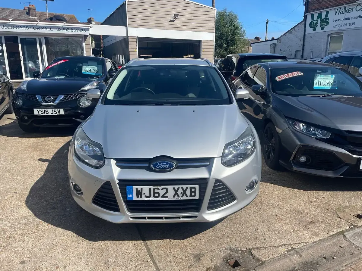 Used Ford Focus Zetec 125 HP (91 kW) 2012 Silver Estate