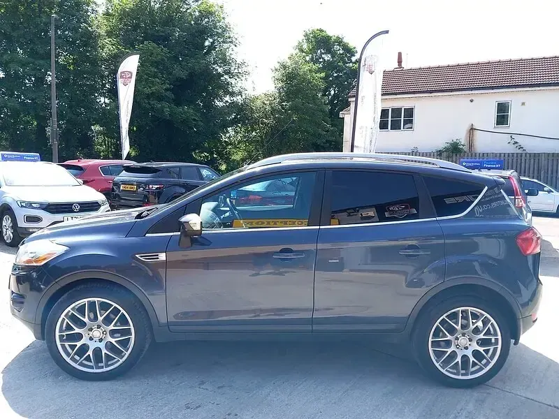 Käytetty Ford Kuga Zetec 140 HP (102 kW) 2010 Harmaa Katumaasturi