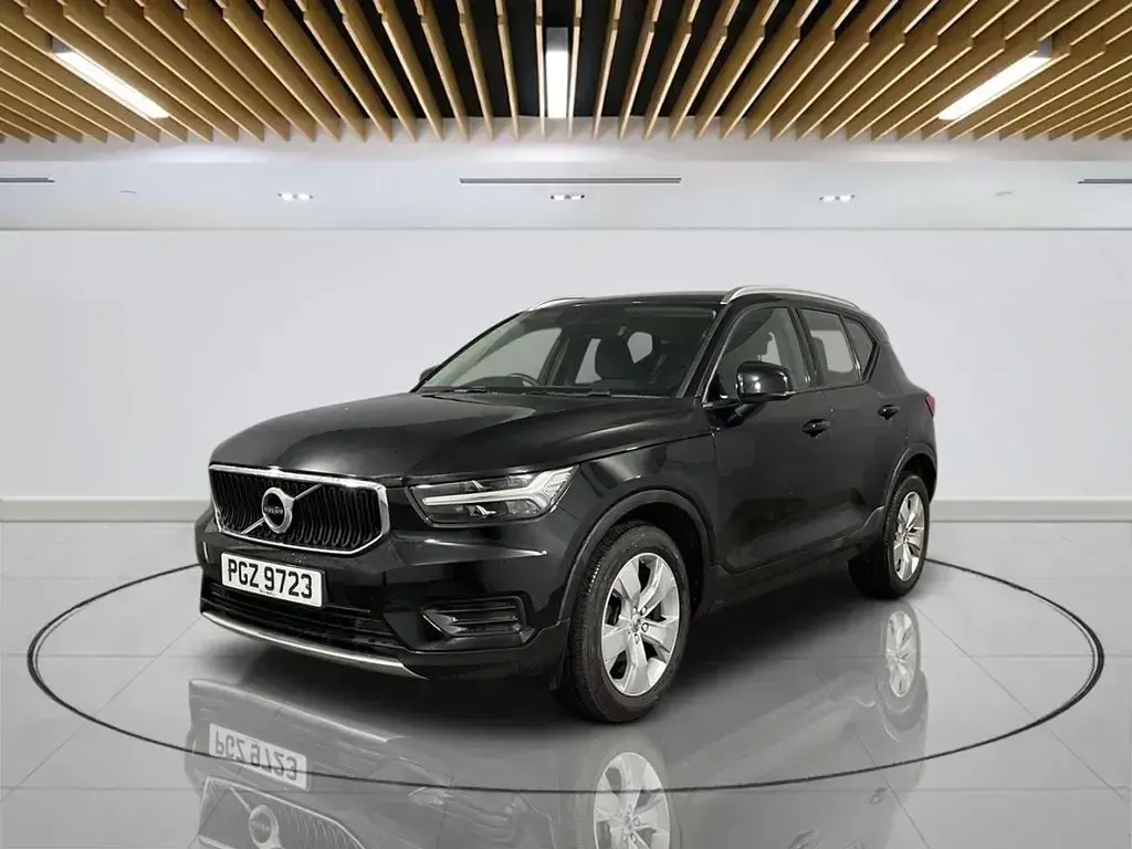 Usado Volvo XC40 Momentum 150 CV (110 kW) 2020 Negro SUV