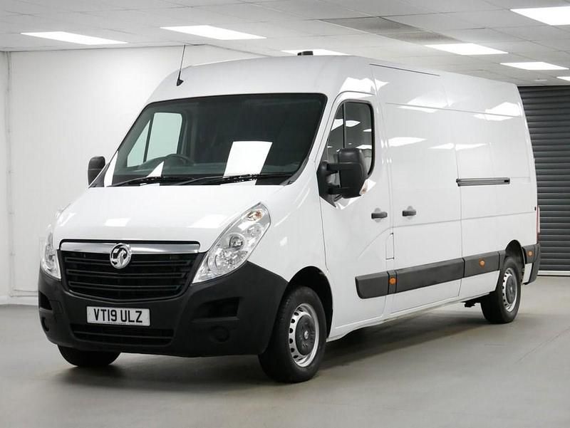Used Vauxhall Movano 130 HP (95 kW) 2019 White MPV
