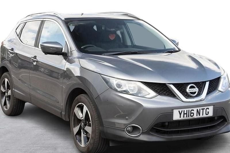 Grey Used 2016 Nissan Qashqai N-Connecta SUV | £7,495 (Fair price) - Image 1/1