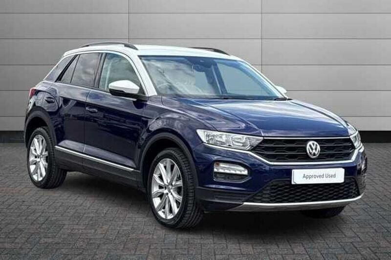 Atlantic blue with pure white roof Used 2018 VW T-Roc Design SUV | £12,550 (Fair price) - Image 1/4
