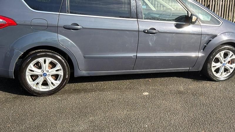 Begagnad Ford S-MAX Titanium 2014 Grå Minibuss