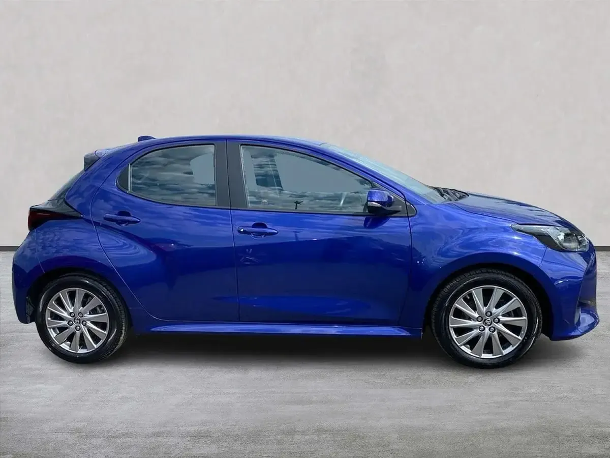 Used Toyota Yaris 116 HP (85 kW) 2023 Blue Hatchback