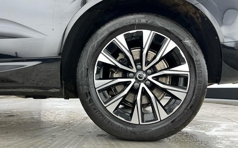 Used Volvo XC60 Plus 197 HP (144 kW) 2022 Black stone SUV