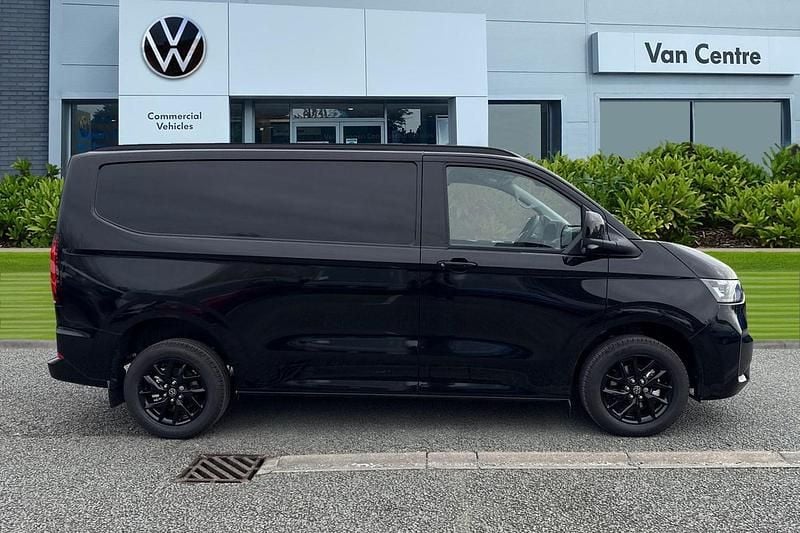 New VW Transporter Pro 148 HP (108 kW) 2026 Black Van