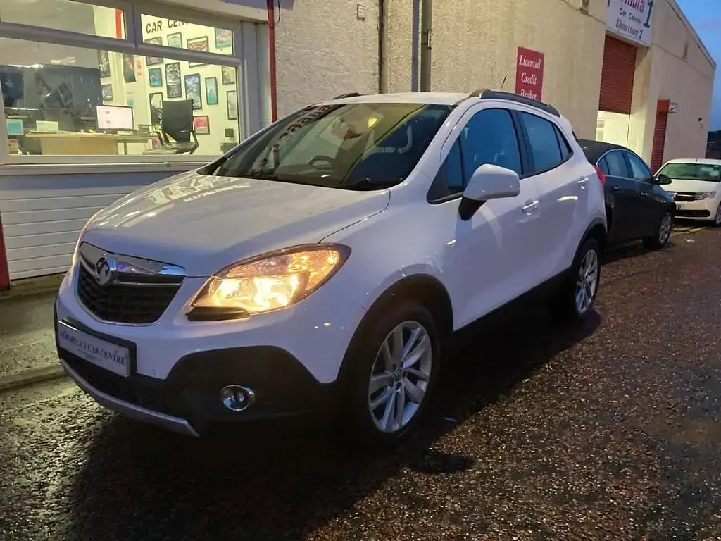 Used Vauxhall Mokka S 136 HP (100 kW) 2016 White SUV