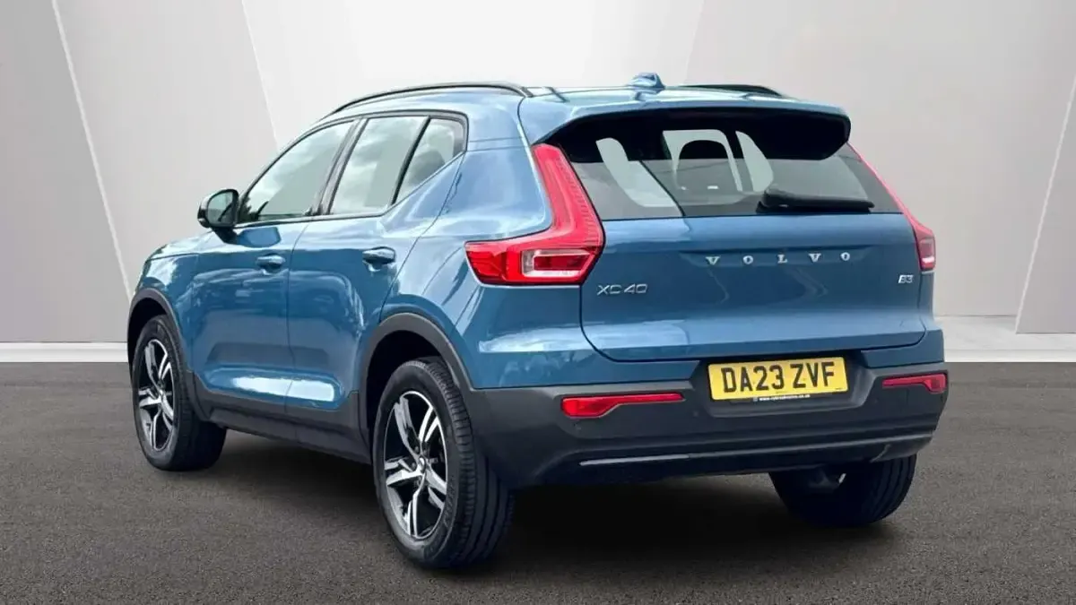 Used Volvo XC40 Plus 161 HP (118 kW) 2023 Blue SUV