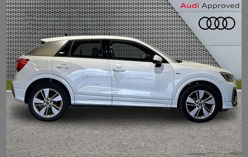 Used Audi Q2 S-Line 147 HP (108 kW) 2022 White SUV