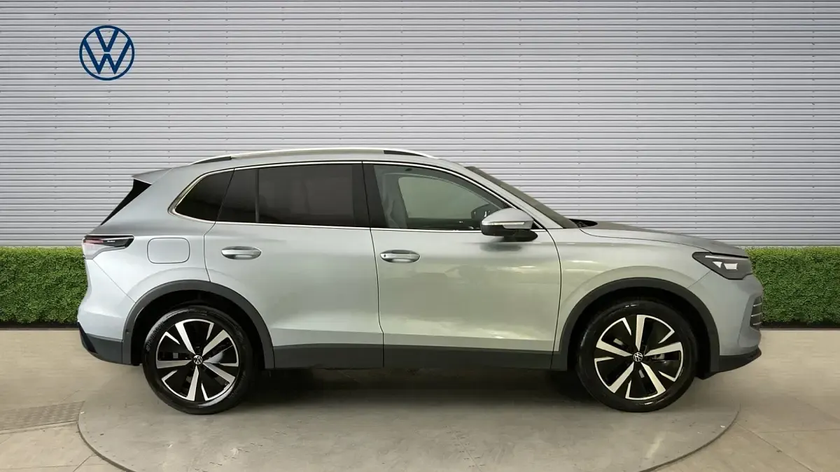 Used VW Tiguan Elegance 150 HP (110 kW) 2026 Dolomite silver metallic SUV