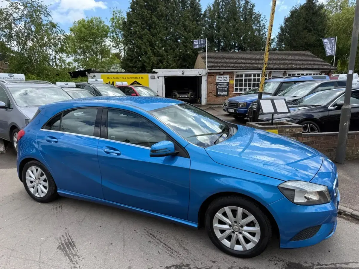 Begagnad Mercedes A180 SE 2015 Blå Halvkombi