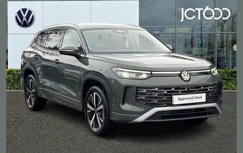 Green Used 2025 VW Tayron Elegance SUV | £40,418 (Super price) - Image 1/4