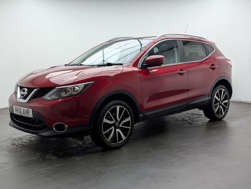Used Nissan Qashqai Tekna 116 HP (85 kW) 2016 Red SUV