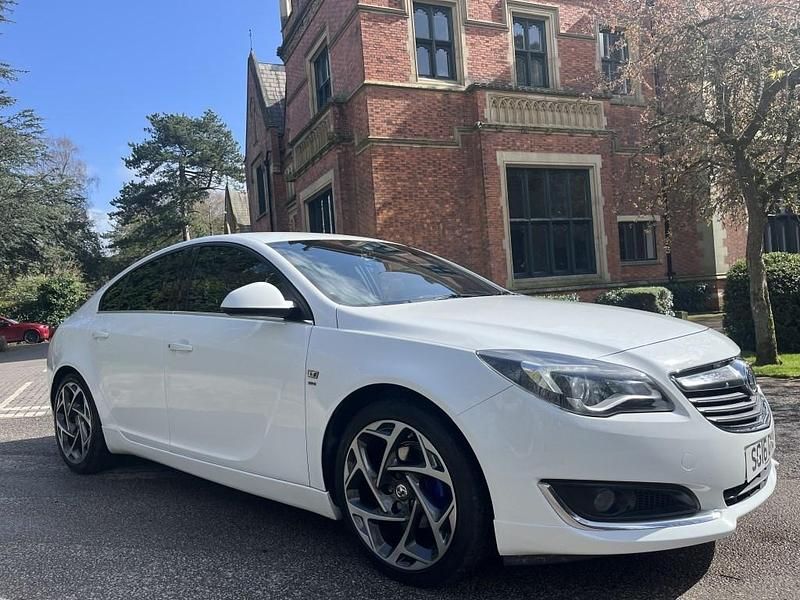 Used Vauxhall Insignia SRi 2016 White Hatchback