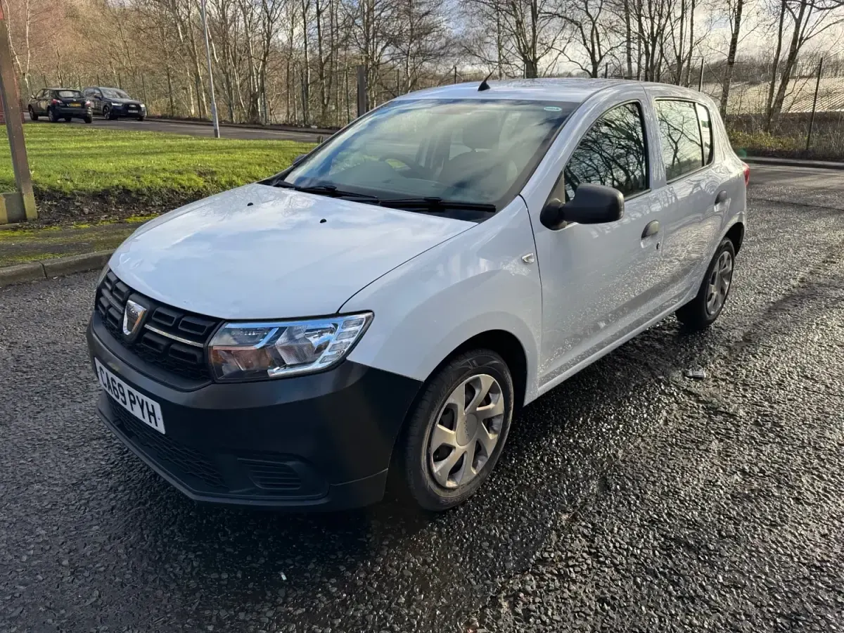 Używany Dacia Sandero Essentiel 2020 Biały Hatchback