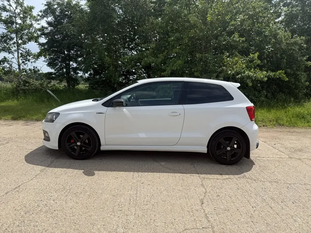 Used VW Polo Style 60 HP (44 kW) 2013 White Hatchback