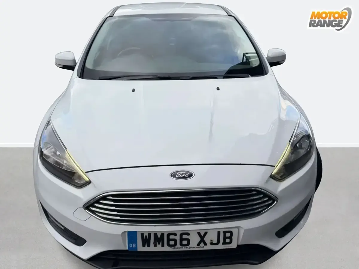 Used Ford Focus Zetec 2016 White Hatchback