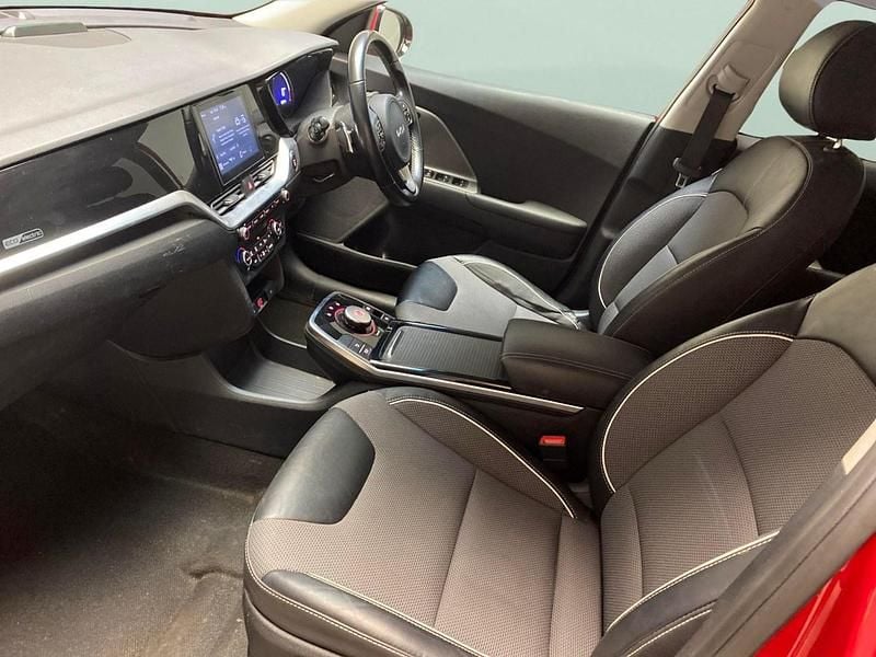 Used Kia e-Niro 147 kW (201 HP) 2022 Red SUV