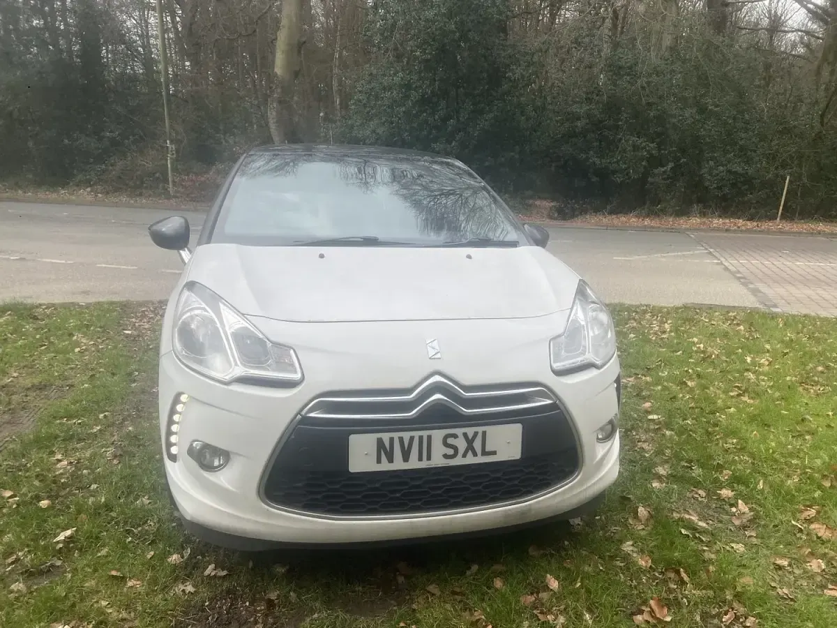 Used Citroën DS3 120 HP (88 kW) 2011 White Hatchback