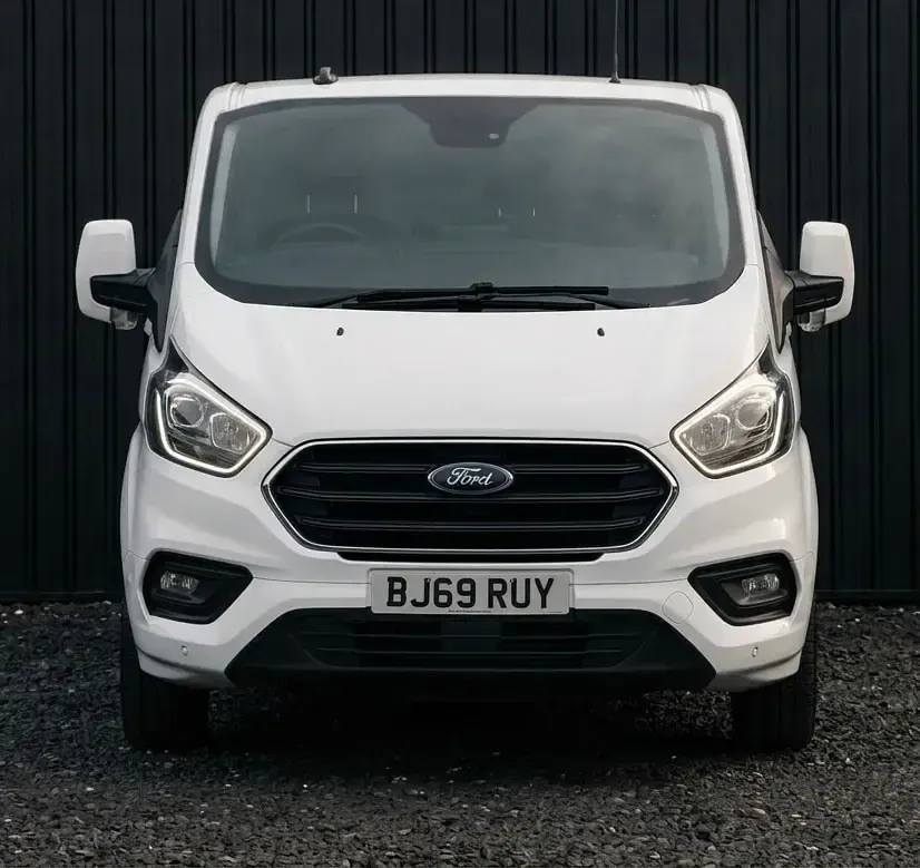 Used Ford Transit Custom Limited 130 HP (95 kW) 2019 White Van