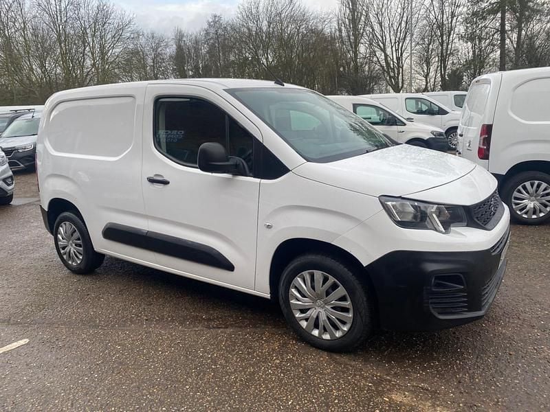 White Used 2021 Peugeot Partner MPV | £5,995 (Super price) - Image 1/4