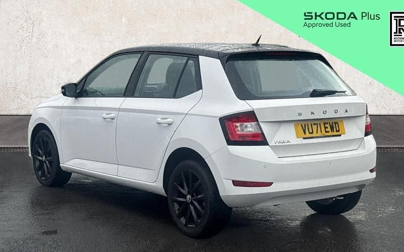 Used Skoda Fabia Colour Edition 95 HP (69 kW) 2021 White Hatchback