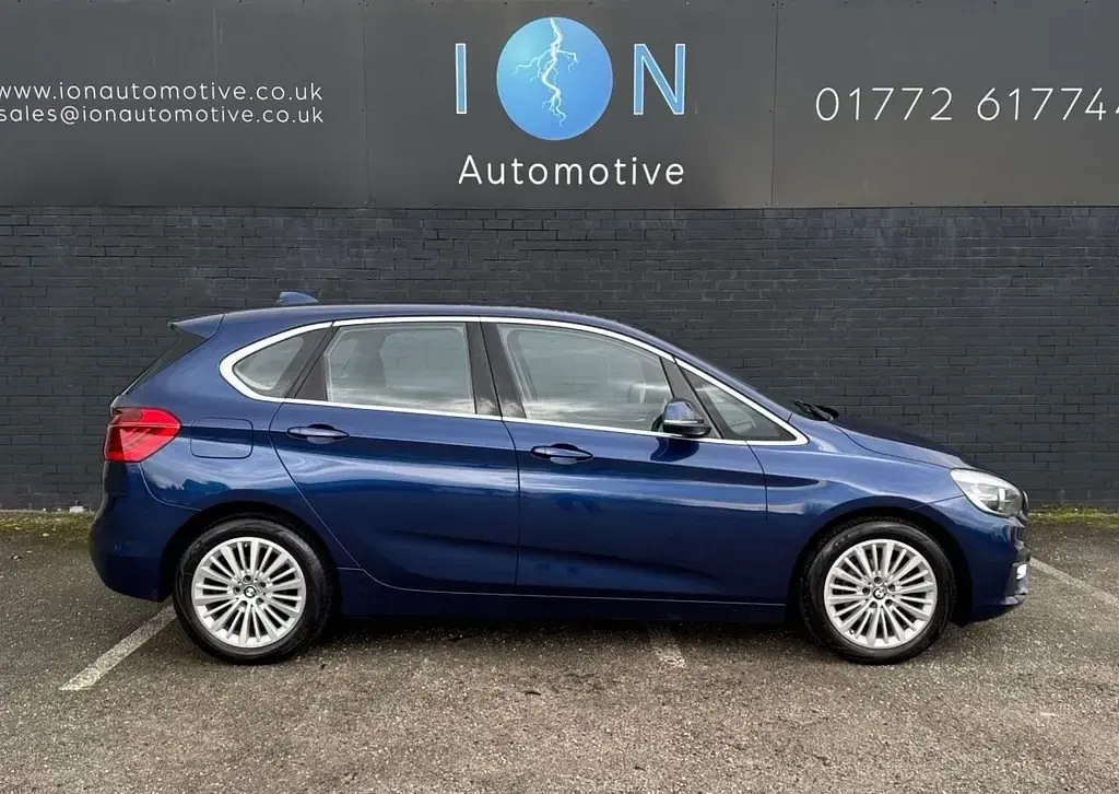 Usado BMW 216 Luxury Line 116 CV (85 kW) 2015 Azul Utilitario