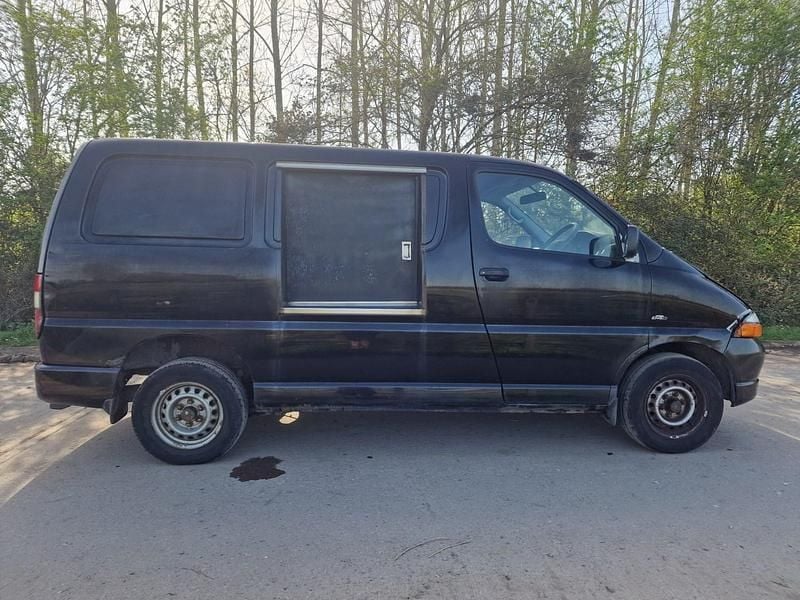 Used Toyota HiAce 88 HP (64 kW) 2006 Black