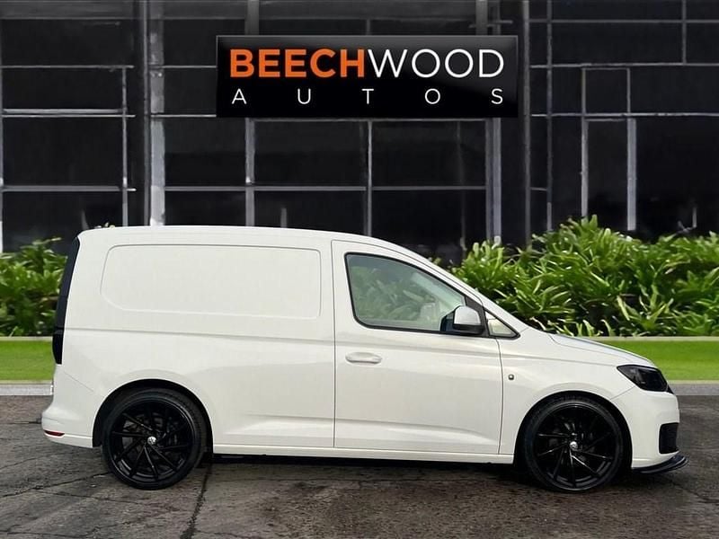 Used VW Caddy S 122 HP (89 kW) 2021 White MPV