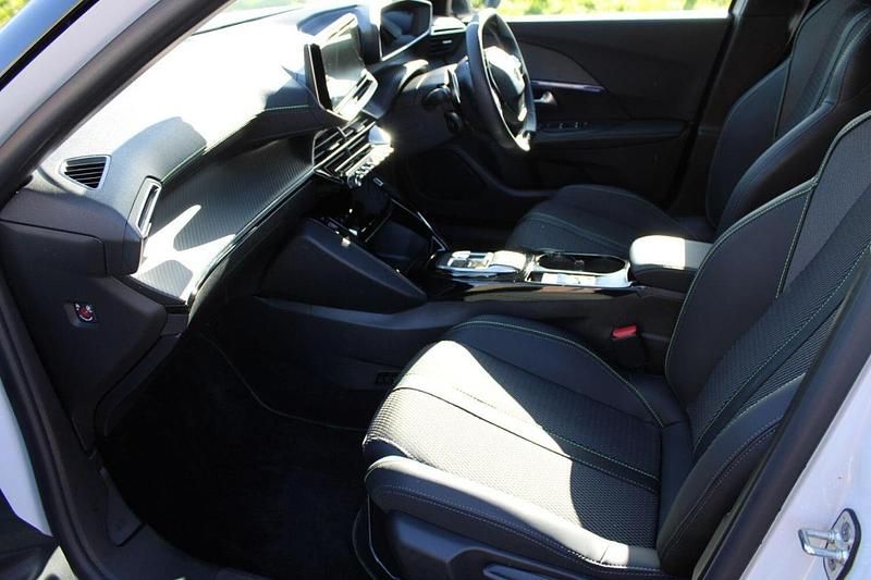 Used Peugeot 2008 GT 143 HP (105 kW) 2025 White SUV