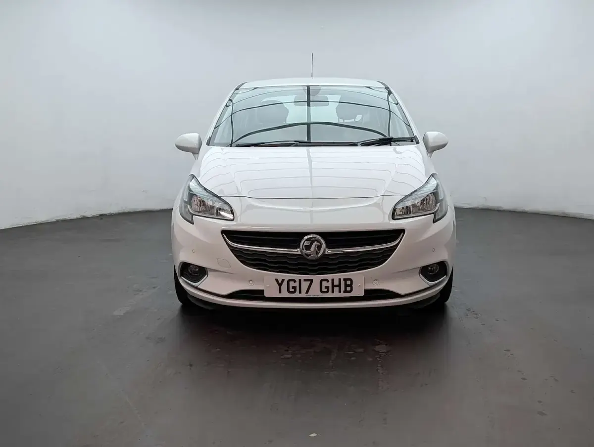 Used Vauxhall Corsa 90 HP (66 kW) 2017 White Hatchback