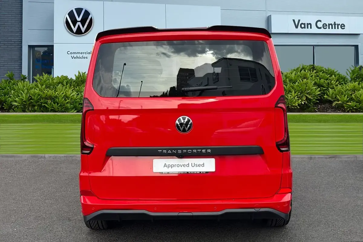 Used VW T7 Pro 150 HP (110 kW) 2025 Red Van
