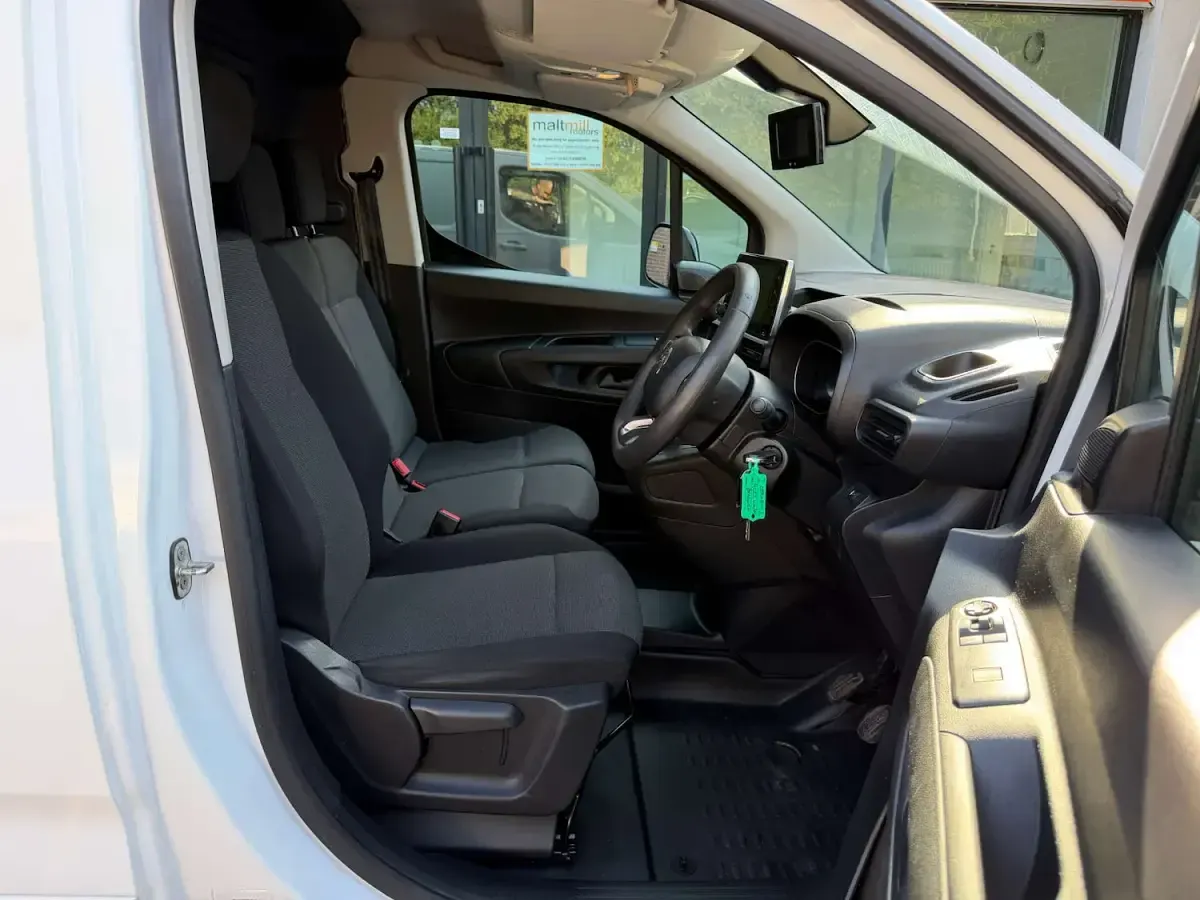 Used Citroën Berlingo 2022 White MPV