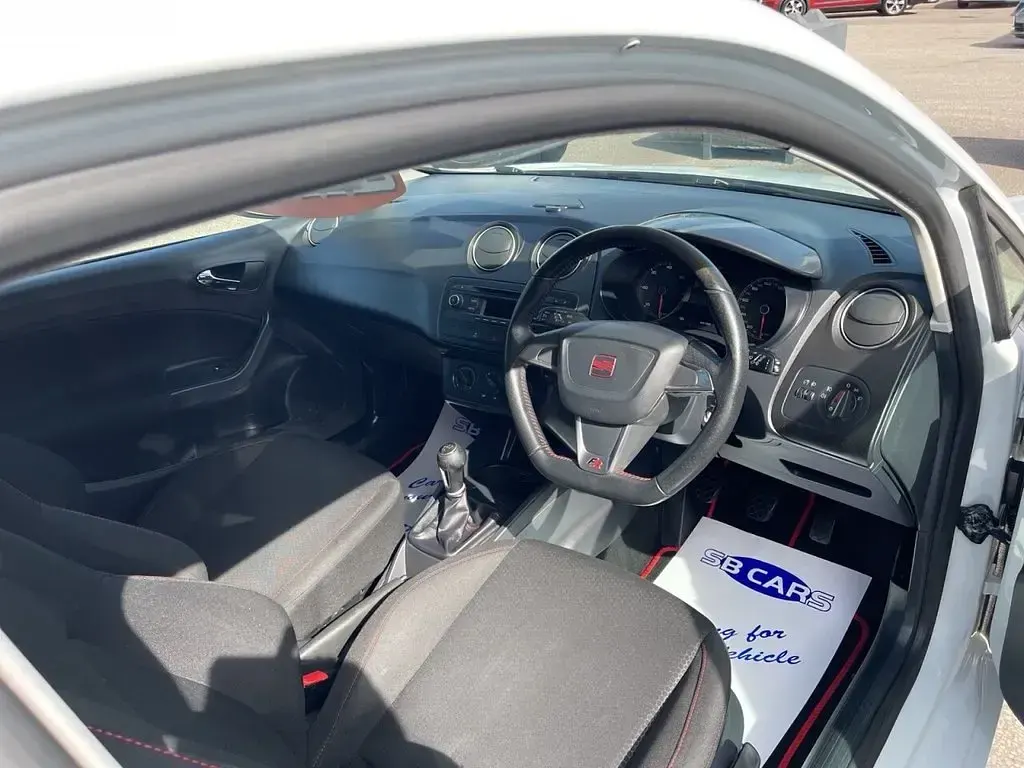 Used Seat Ibiza FR Sport 105 HP (77 kW) 2013 White Coupe