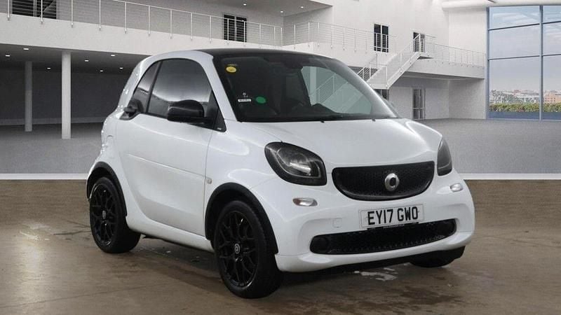White Used 2017 Smart ForTwo Coupé Premium Coupe | £5,495 (Fair price) - Image 1/4