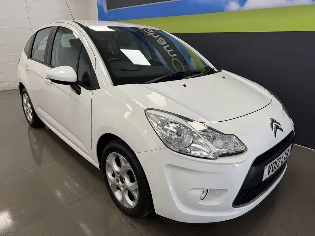 Used Citroën C3 75 HP (55 kW) 2012 White Hatchback