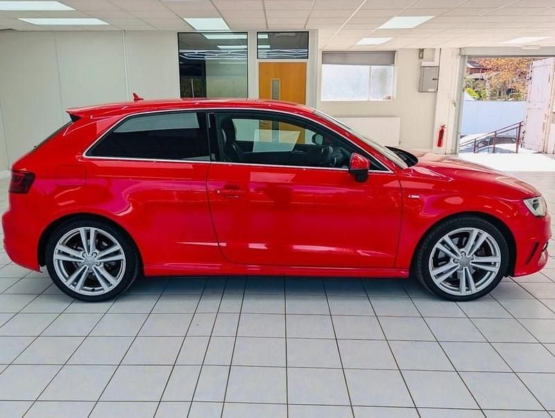 Used Audi A3 S-Line 180 HP (132 kW) 2014 Red Hatchback