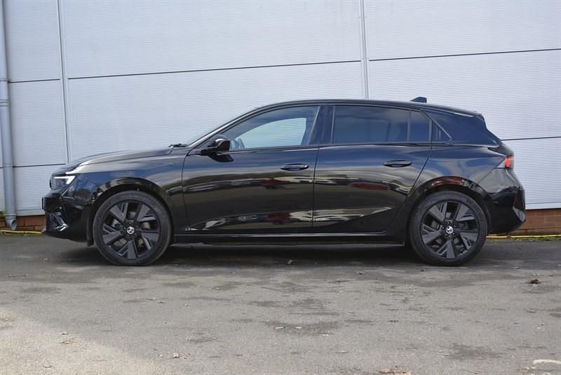 Used Vauxhall Astra 114 kW (156 HP) 2025 Black Hatchback