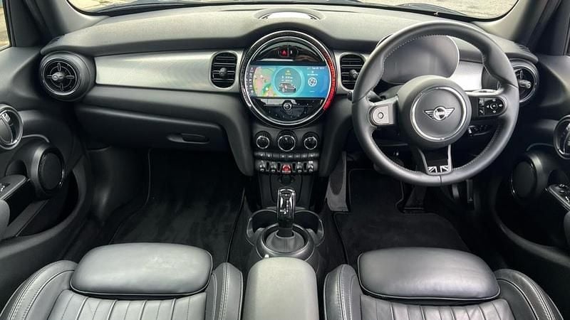 Used Mini Cooper Exclusive 134 HP (98 kW) 2023 Black Hatchback