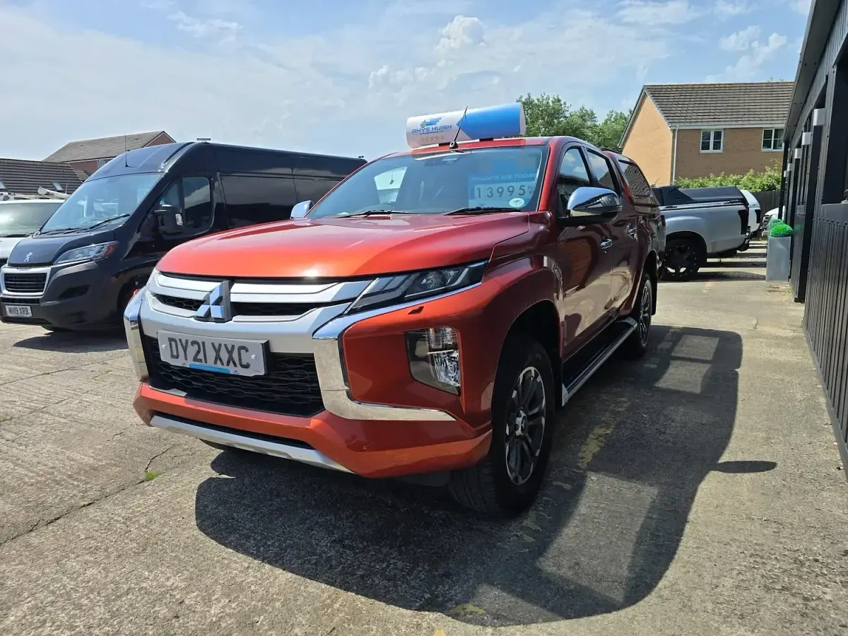 Used Mitsubishi L200 181 HP (133 kW) 2021 Orange Pickup