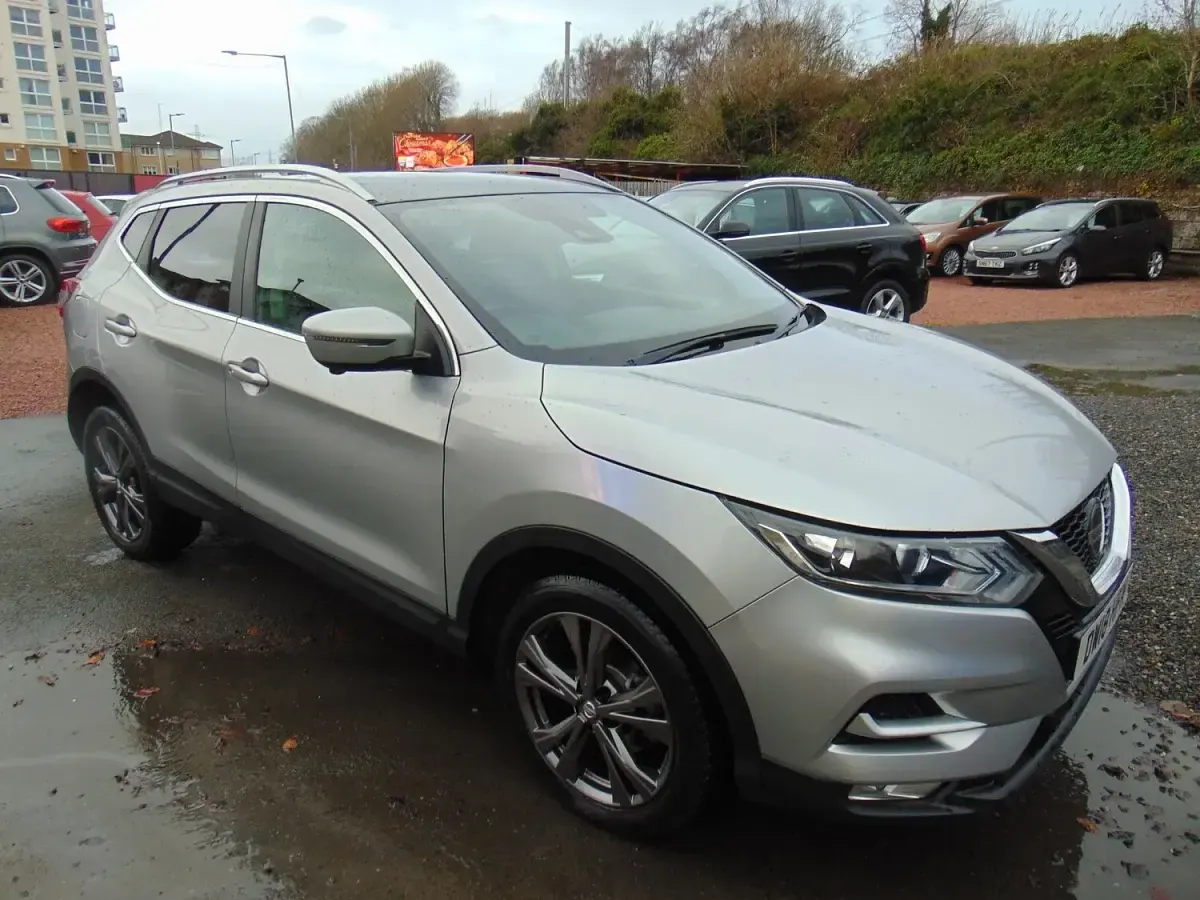 Used Nissan Qashqai N-Connecta 2018 Silver SUV
